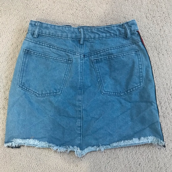 medium/light wash sparkly denim skirt - Picture 2 of 4